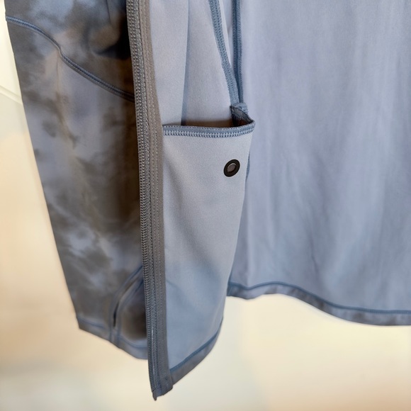 QUEENIEKE Athletic Jacket - Picture 4 of 8